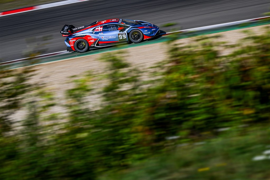 Udfordringerne stod i kø på Nürburgring. 
(Foto: Rytter Motorsport)